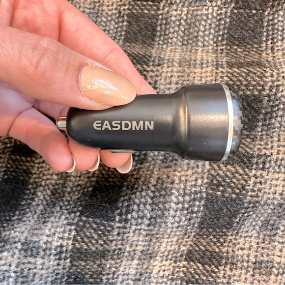 Car Charger Model EM-CA02 - Picture 7 of 11